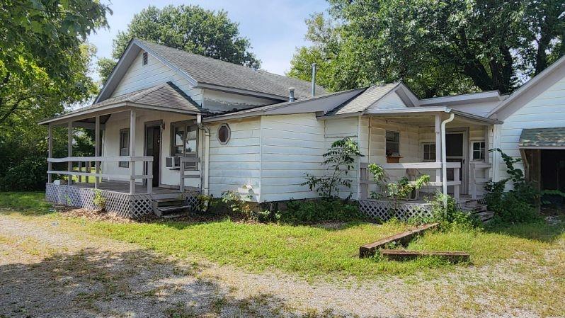 803 Country Rd, Columbus, KS 66725