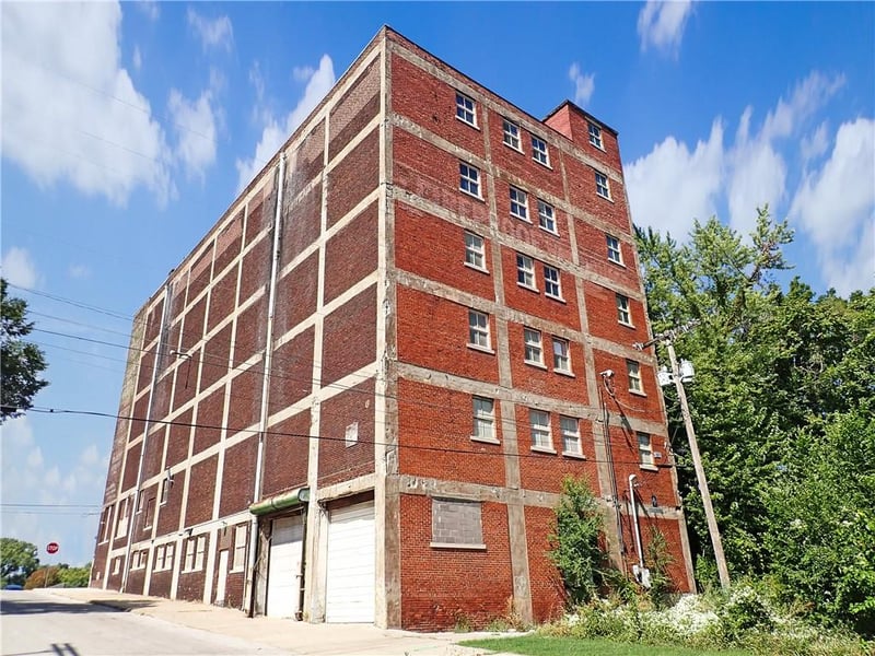 2431 Prospect Ave, Kansas City, MO 64127