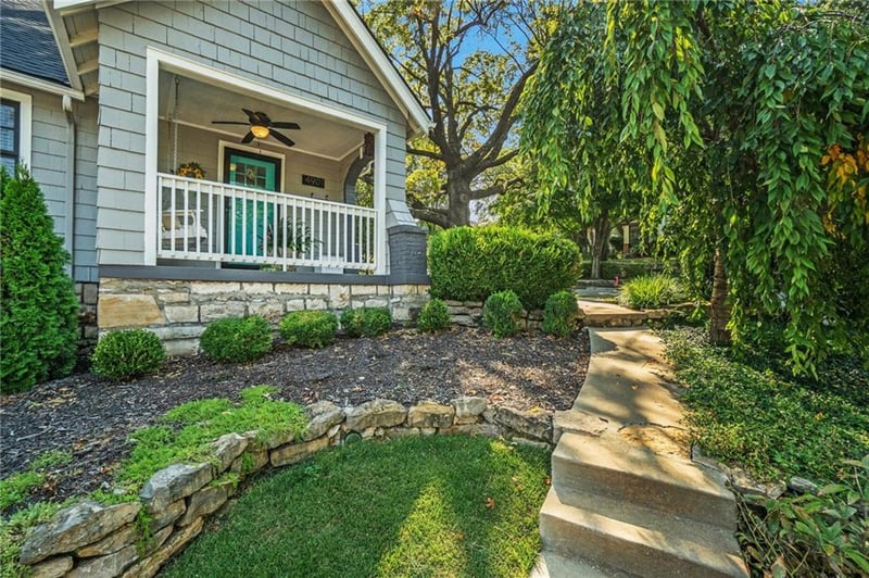 4901 Bell St, Kansas City, MO 64112