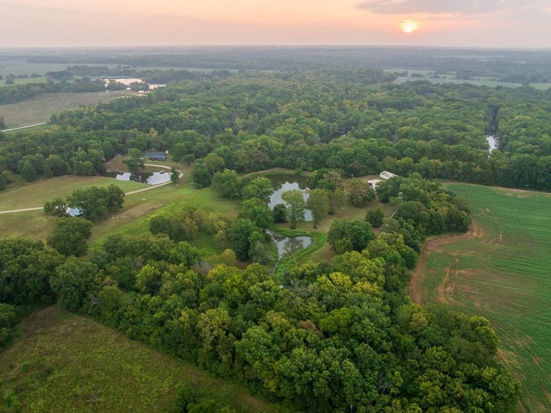 466 391 Rd, Clinton, MO 64735