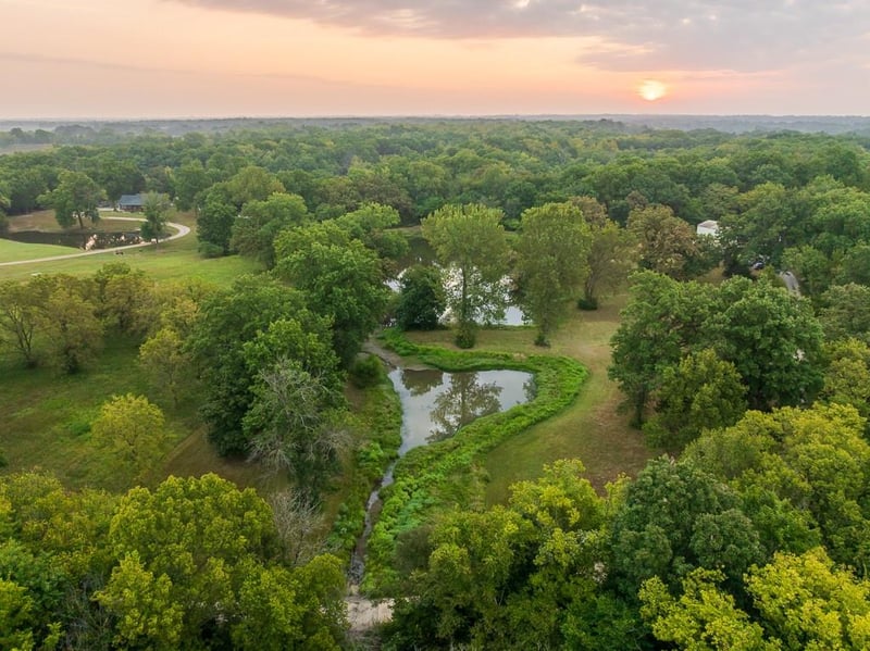 466 391 Rd, Clinton, MO 64735