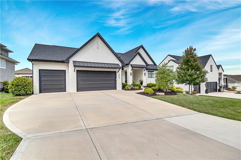 3806 W 158th Ter, Overland Park, KS 66224