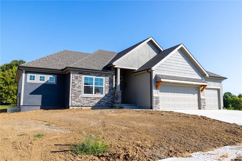 10437 Highland Pl, Kansas City, MO 64155