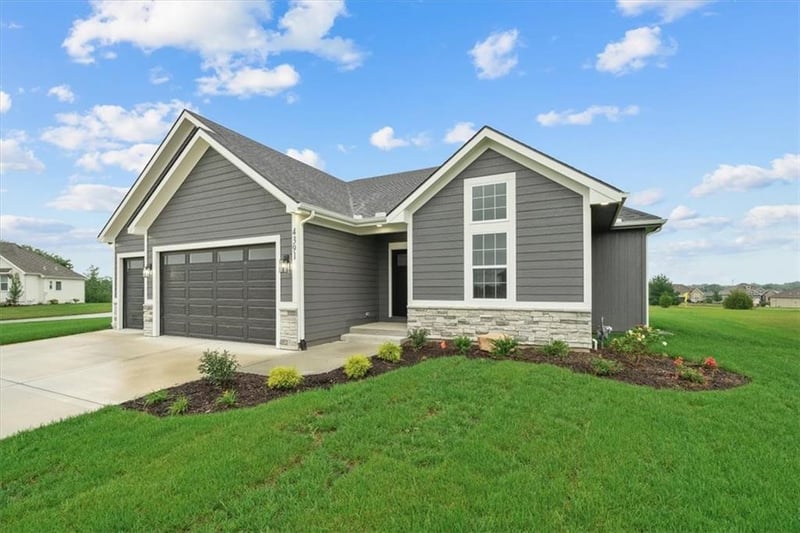 14601 Aspen Cir, Basehor, KS 66007