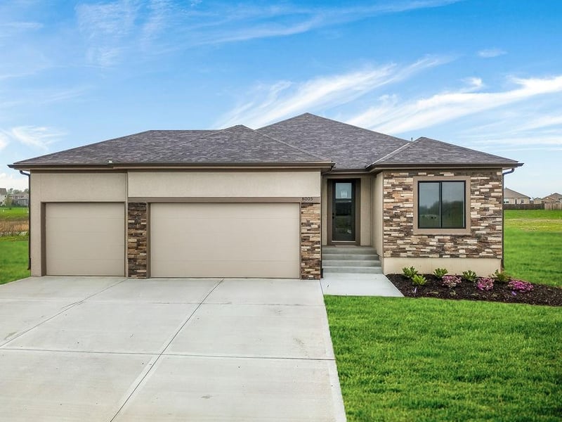 8005 Se Hoot Owl St, Blue Springs, MO 64014