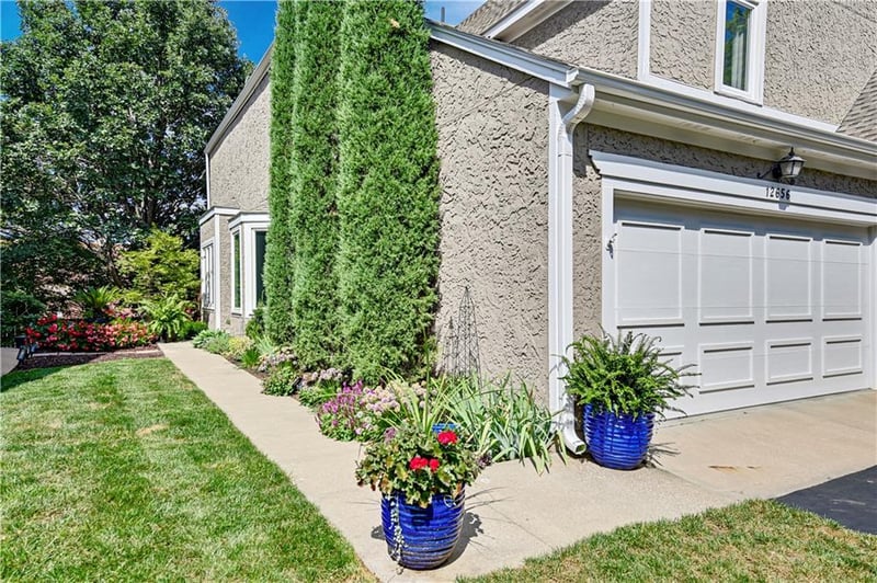 12656 Barkley St, Overland Park, KS 66209