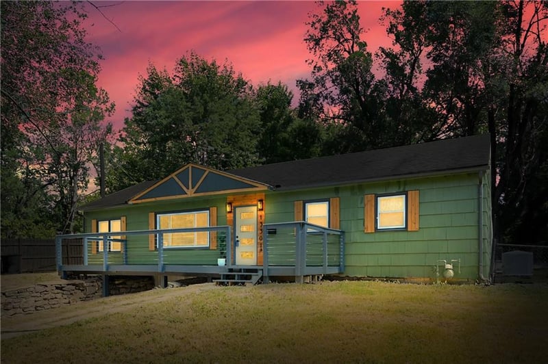 13301 10th St, Grandview, MO 64030