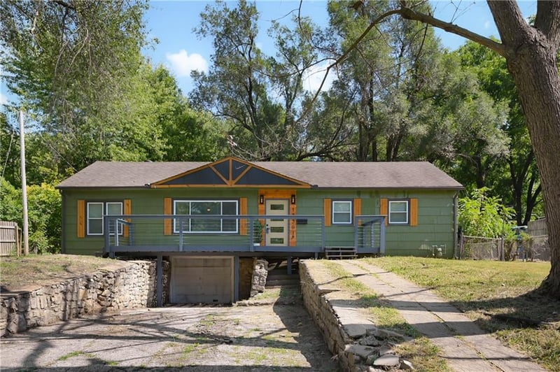 13301 10th St, Grandview, MO 64030