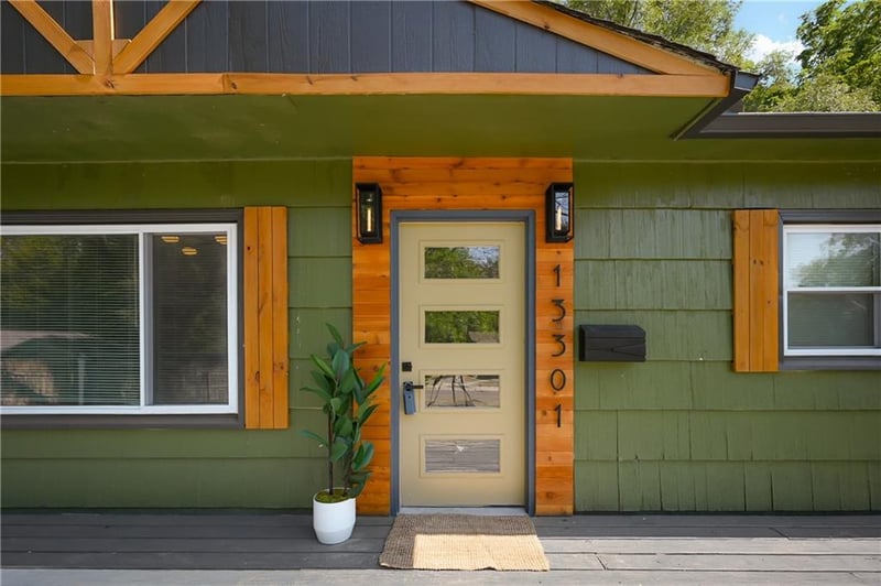 13301 10th St, Grandview, MO 64030