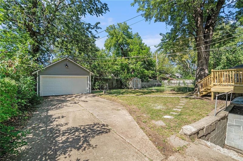 5630 Woodland Ave, Kansas City, MO 64110