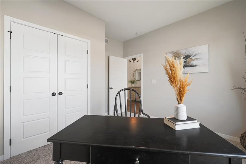 2341 Colonnade Ave, Blue Springs, MO 64014