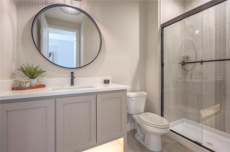 908 Savannah Ln, Lee's Summit, MO 64034