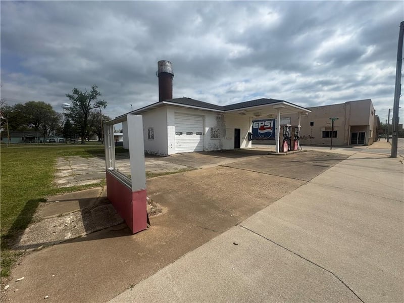103 W Main St, Weir, KS 66781
