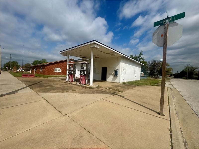 103 W Main St, Weir, KS 66781