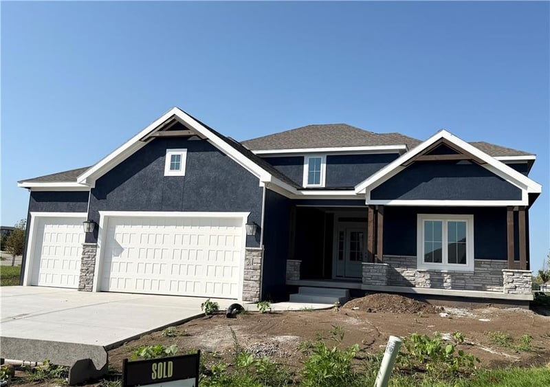 13036 174th Pl, Overland Park, KS 66221