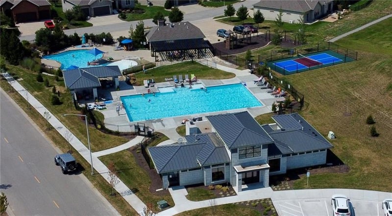 13036 174th Pl, Overland Park, KS 66221