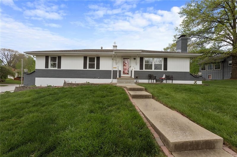 9700 82nd Ter, Raytown, MO 64138