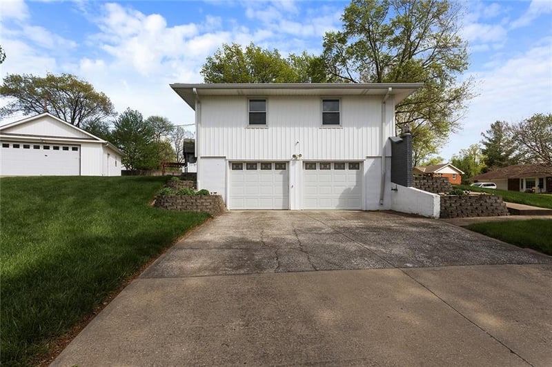 9700 82nd Ter, Raytown, MO 64138