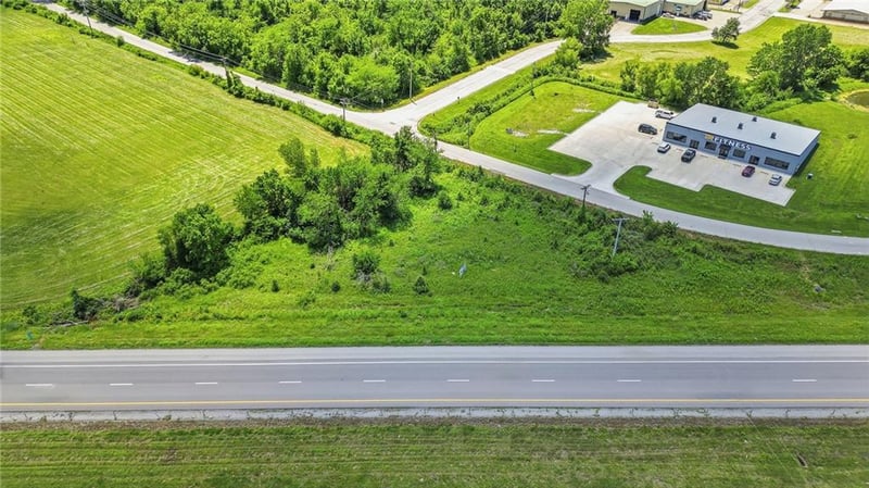 Main St, Peculiar, MO 64078
