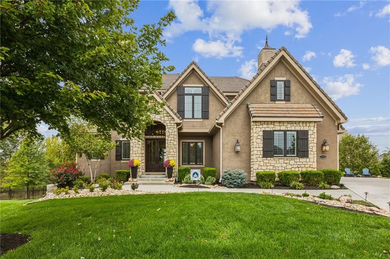 11712 W 164th Pl, Overland Park, KS 66221
