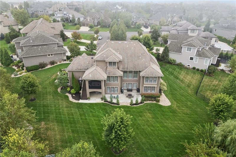 11712 W 164th Pl, Overland Park, KS 66221