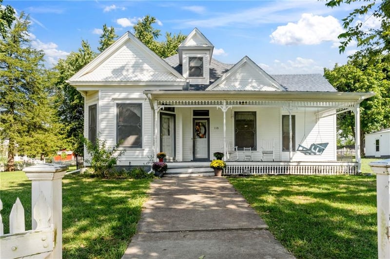 110 Elm St, King City, MO 64463