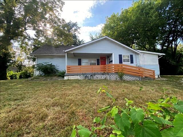 4220 43rd St, Kansas City, MO 64130