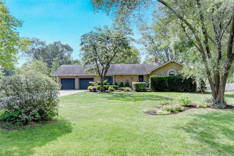 10535 W 170th Ter, Overland Park, KS 66221