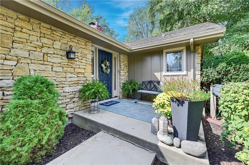 10535 W 170th Ter, Overland Park, KS 66221