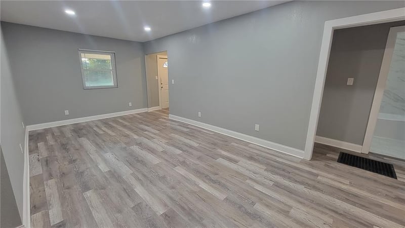 6721 Benton Ave, Kansas City, MO 64132