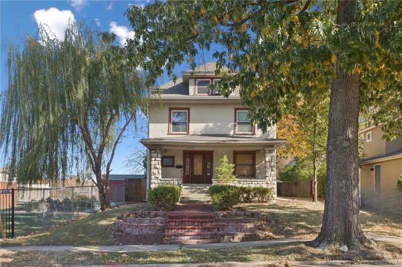 2709 Charlotte St, Kansas City, MO 64109