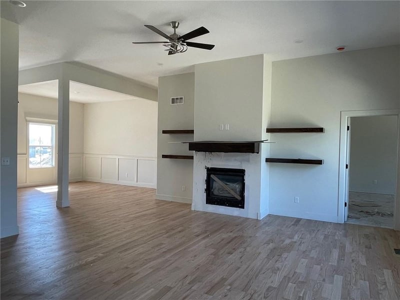 504 Blackhawke Dr, Smithville, MO 64089