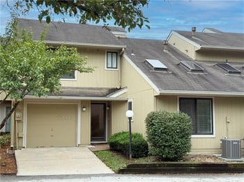 12317 Charlotte St, Kansas City, MO 64146