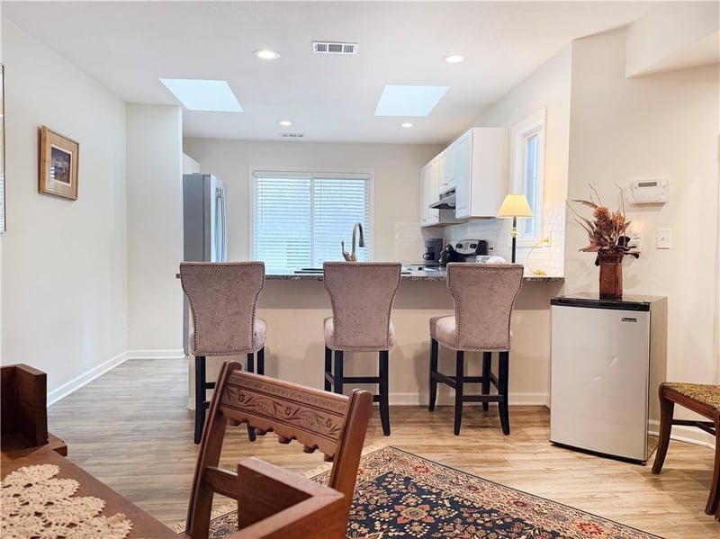 12317 Charlotte St, Kansas City, MO 64146