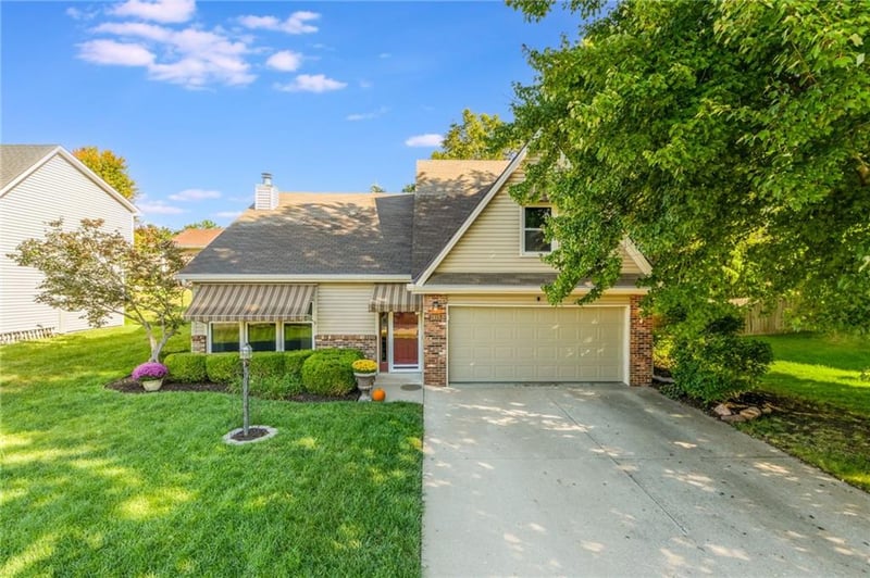 2815 Quail Dr, St Joseph, MO 64506