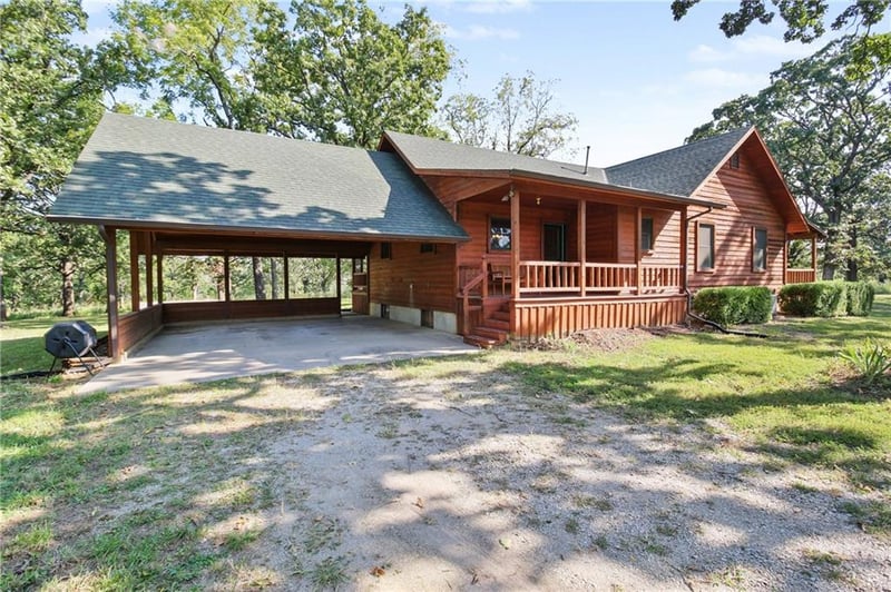 520 20000 Rd, Cherryvale, KS 67335