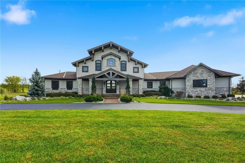 10807 Tiffany Springs Rd, Kansas City, MO 64153