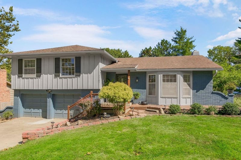 11107 Grand Ave, Kansas City, MO 64114