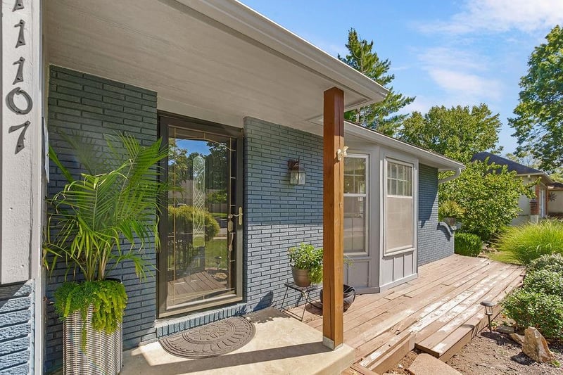 11107 Grand Ave, Kansas City, MO 64114