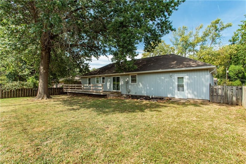 10705 33rd Ter, Independence, MO 64052