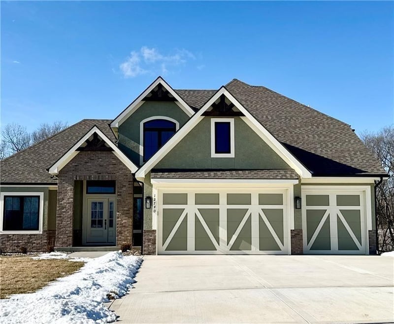 2351 NW Palisades Dr, Riverside, MO 64150