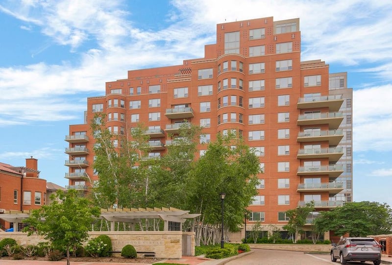 4950 Central St #501, Kansas City, MO 64112