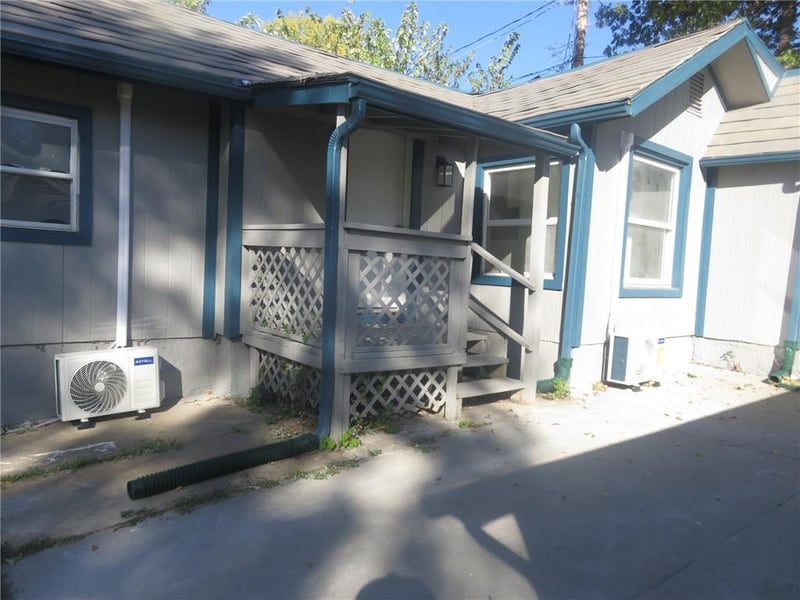 4421 Winn Rd, Kansas City, MO 64117