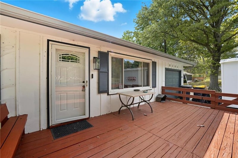 8201 110th St, Kansas City, MO 64134