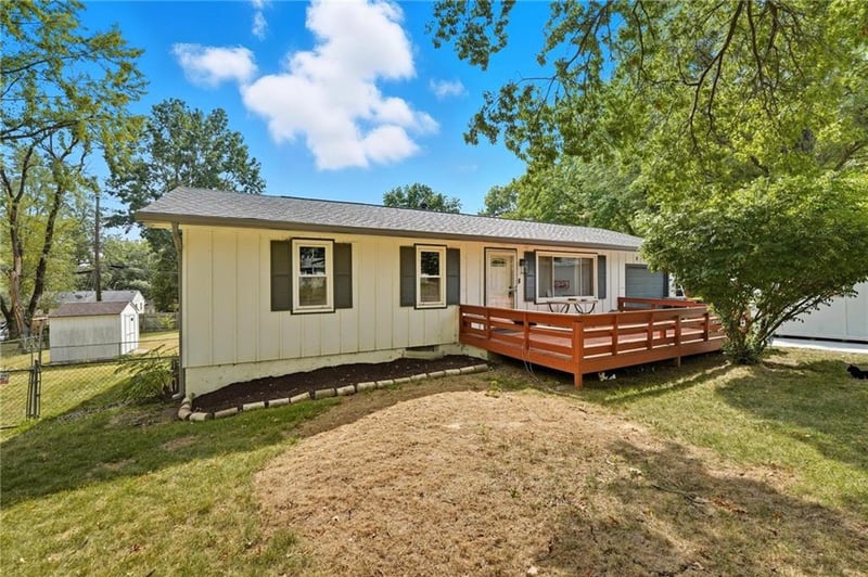 8201 110th St, Kansas City, MO 64134