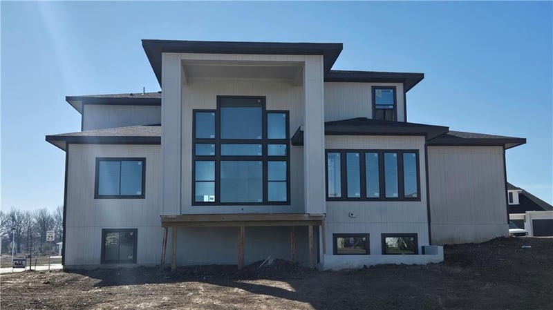 12502 183rd Ter, Overland Park, KS 66013