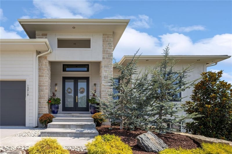 14919 Reinhardt St, Overland Park, KS 66224