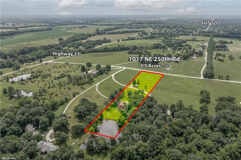 1017 250 Rd, Knob Noster, MO 65336