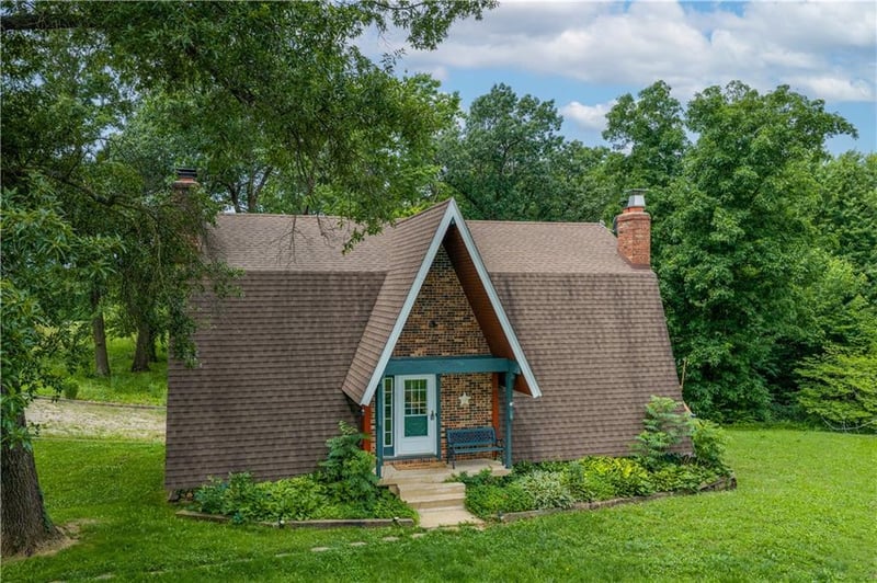 1017 250 Rd, Knob Noster, MO 65336