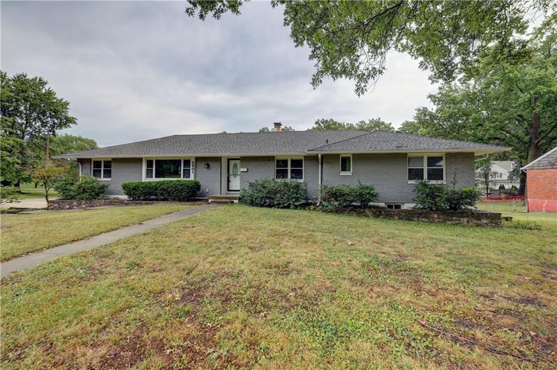 8901 Mission Rd, Leawood, KS 66206